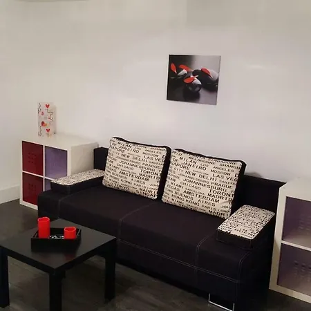 Adrianas بيت ضيافة *